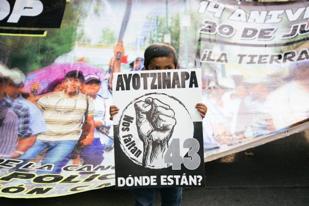 Protest for Ayotzinapa third anniversary