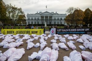 Ceasefire Now demonstration at White House held by Amnesty International USA and Avaaz