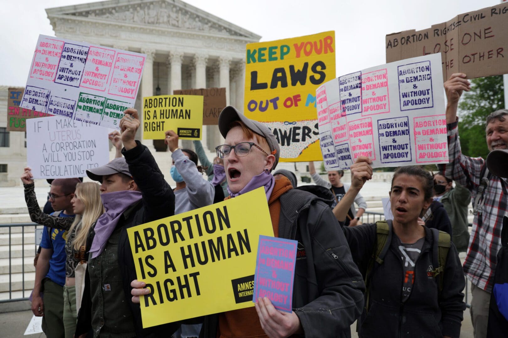 WASHINGTON, DC - MAY 03: Pro-choice activists protest in response to the leaked Supreme Court draft decision to overturn Roe v. Wade in front of the U.S. Supreme Court May 3, 2022 in Washington, DC. In a leaked initial draft majority opinion obtained by Politico and authenticated by Chief Justice John Roberts, Supreme Court Justice Samuel Alito wrote that the cases Roe v. Wade and Planned Parenthood of Southeastern Pennsylvania v. Casey should be overturned, which would end federal protection of abortion rights across the country. (Photo by Alex Wong/Getty Images)