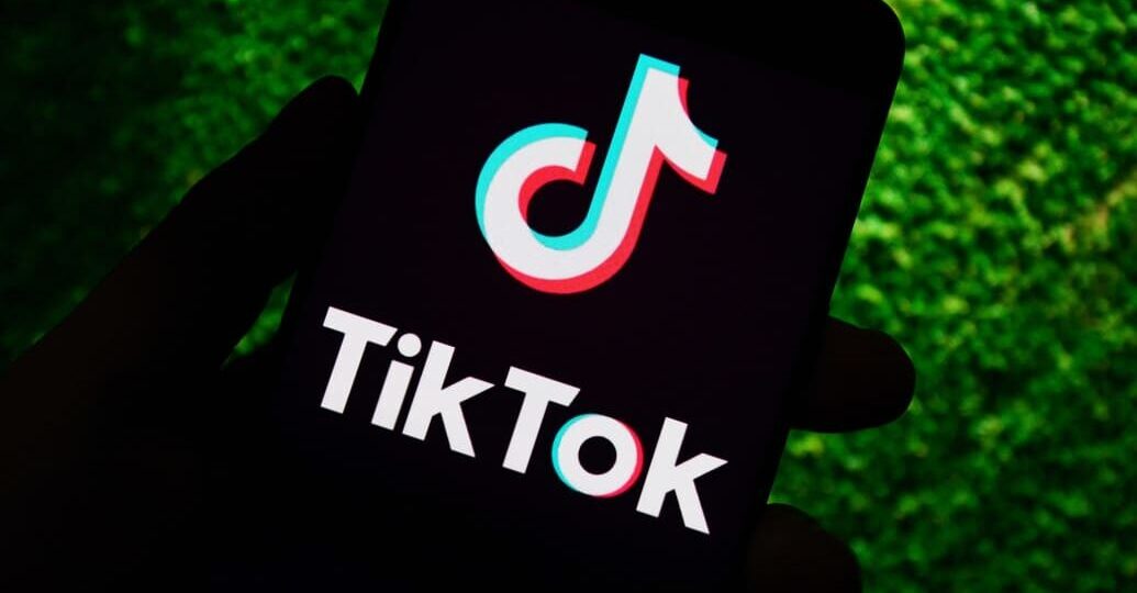 illustration a TikTok logo on a phone